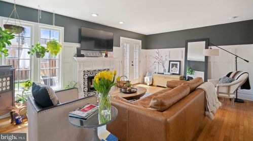 6431 Franconia Ct, Springfield VA  22150-1204 exterior