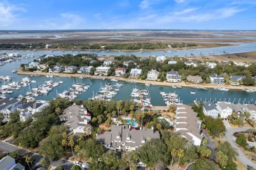 406 Yacht Harbor Ct, Isle Of Palms SC  29451 exterior