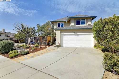 2902 Liberty Dr, Pleasanton, CA 94566-8713