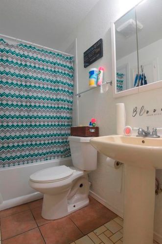 4415 Dovemeadow Dr, Austin TX  78744-4345 exterior