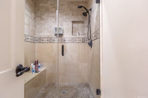 1411 Cleveland Rd, Glendale CA  91202-1414 exterior