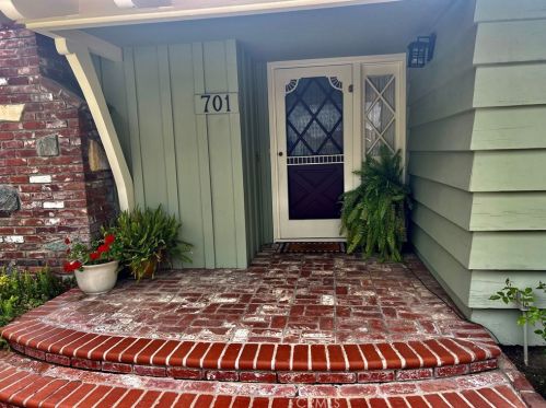 701 Dalton Ave, Glendora, CA 91741-2707