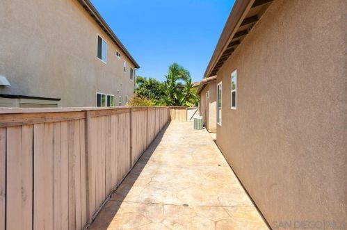 1464 Stanislaus Dr, Chula Vista CA  91913-1478 exterior