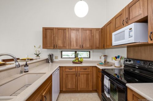 1213 Kaeleku St, Honolulu HI  96825-3005 exterior