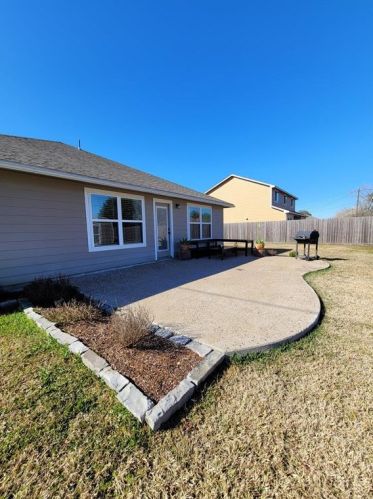 6114 Fox Ridge Dr, Angleton TX 77515-2512 exterior