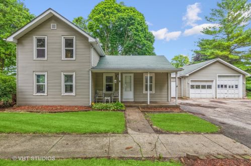 236 Jackson Ave, Pingree Grove, IL 60140-7611