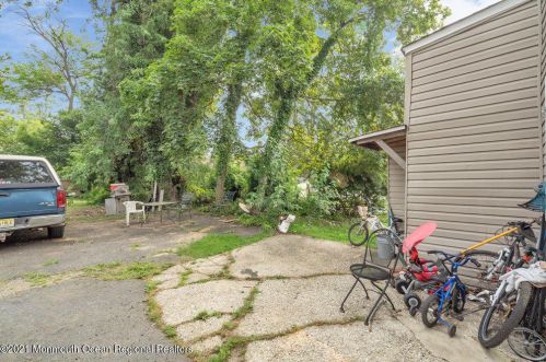 237 Drs James Parker Blvd, Tinton Falls NJ  07701-1338 exterior