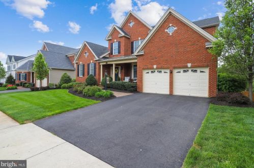 15378 Admiral Baker Cir, Haymarket, VA 20169-8158