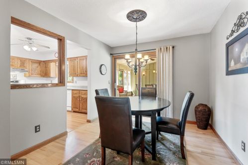 789 Heather Dr, Saint Paul MN  55126-3117 exterior