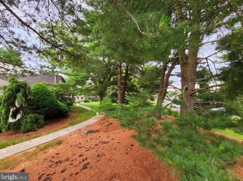 50 Valleybrook Dr, Lancaster PA  17601-4612 exterior