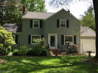 9093 Highland Dr, Cleveland, OH 44141-2432