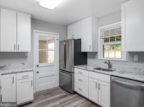 806 Downs Dr, Silver Spring MD 20904-2025 exterior