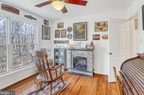 12125 Darnley Rd, Woodbridge VA  22192-6615 exterior