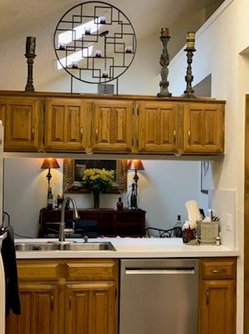 2109 Rose Cliff Ln, Carrollton TX  75007-2323 exterior