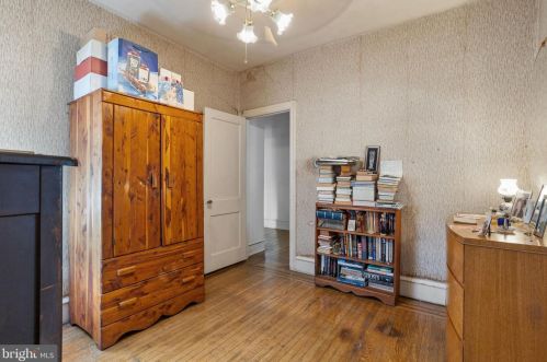 4541 Larchwood Ave, Philadelphia PA 19143-1913 exterior