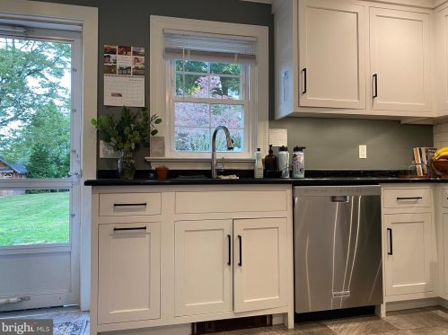 417 Lampeter Rd, Lancaster PA 17602-1717 exterior