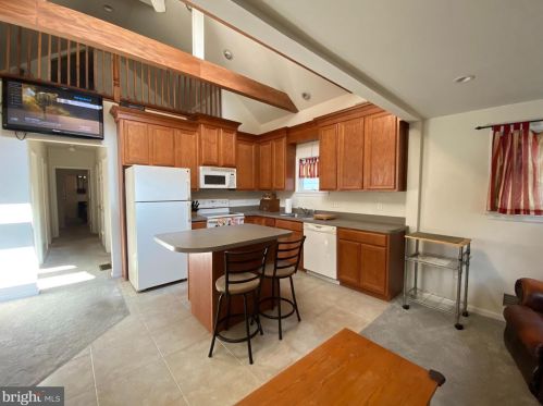140 Overlook Ave, Trenton, NJ 08610-6052
