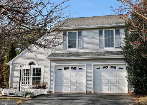13134 Lazy Glen Ct, Herndon, VA 20171-2326