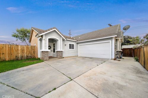 9012 Admiralty Cir, Riverside, CA 92503-3318