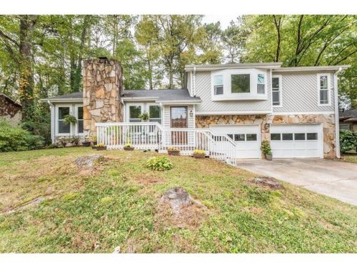 1666 Pierce Arrow Pkwy, Tucker, GA 30084-7535