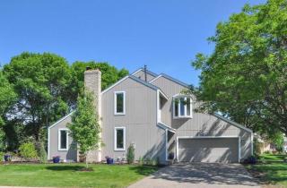 5800 99th St, Minneapolis, MN 55437-2231