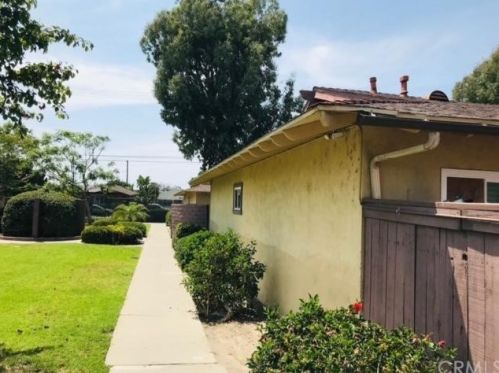 1030 Acacia St, Anaheim, CA 92805-1518