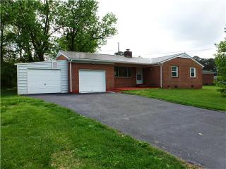 905 Maplehill Dr, Tullahoma, TN 37388-3262