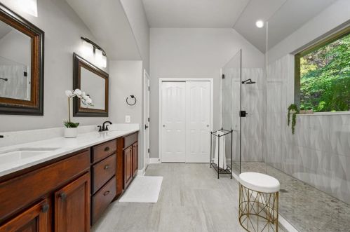 8009 Dark Vly Cv, Austin TX 78737-3520 exterior