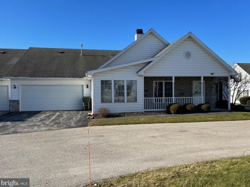 2174 Knobhill Rd, York, PA 17403-6000