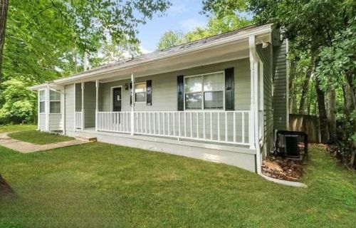 445 Lakeshore Dr, Stockbridge, GA 30281-1604