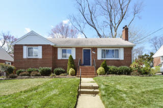 5912 Craig St, Springfield, VA 22150-3244
