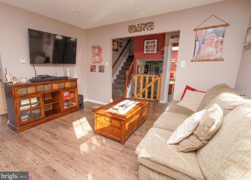 1320 Temperance Ln, Southampton, PA 18954-1125