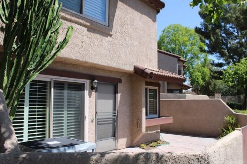 2416 Chandler Ave, Simi Valley, CA 93065-0929