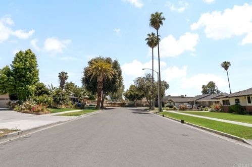 2832 David St, Riverside CA  92506-4299 exterior