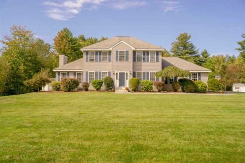 49 Cricket Ln, Auburn, NH 03032-3235