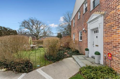 85 Putnam Park, Greenwich, CT 06830-5776