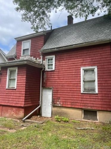 17 Morningside St, Hartford, CT 06112-1141