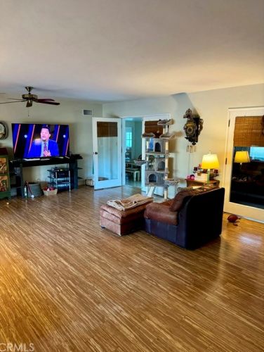 5161 Victoria Ave, Riverside CA  92506-1564 exterior