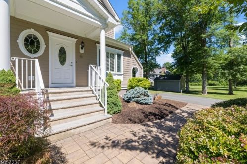 41 Elizabeth Ave, Warren, NJ 07059-5267