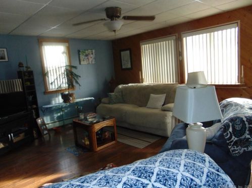 95 Catherine Ave, Waterbury, CT 06704-4009