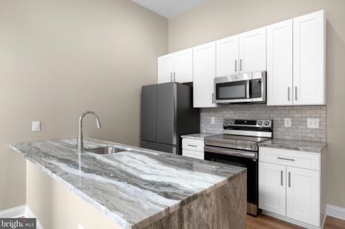 2026 Market St, Philadelphia, PA 19103