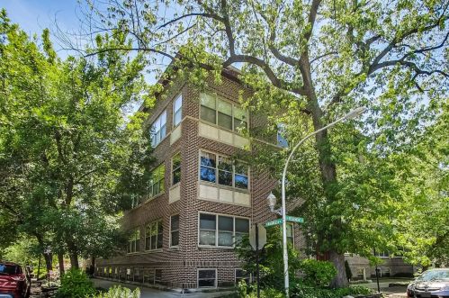 1241 Rosemont Ave, Chicago, IL 60660-1420