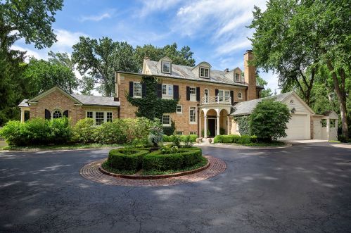 41 Indian Hill Rd, Northfield, IL 60093-3939
