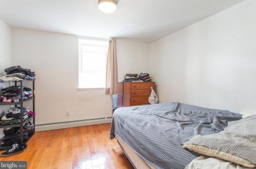 2531 Lombard St, Philadelphia, PA 19146-1024