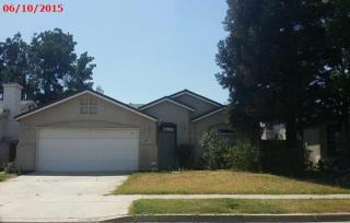 691 San Diego St, Tulare, CA 93274-2698