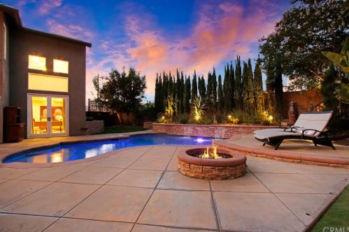 8730 Foxhollow Dr, Anaheim CA  92808-1674 exterior