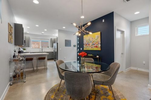 3213 Aldwyche Dr, Austin TX  78704 exterior