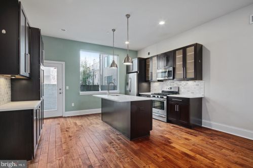 541 12 St, Philadelphia PA 19123-1156 exterior