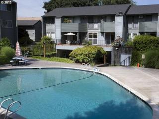 8733 Brightfield Cir, Portland OR  97223-4603 exterior