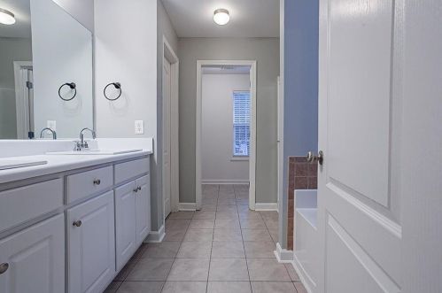 264 Laurel Oaks Ln, Jefferson GA  30549-5592 exterior